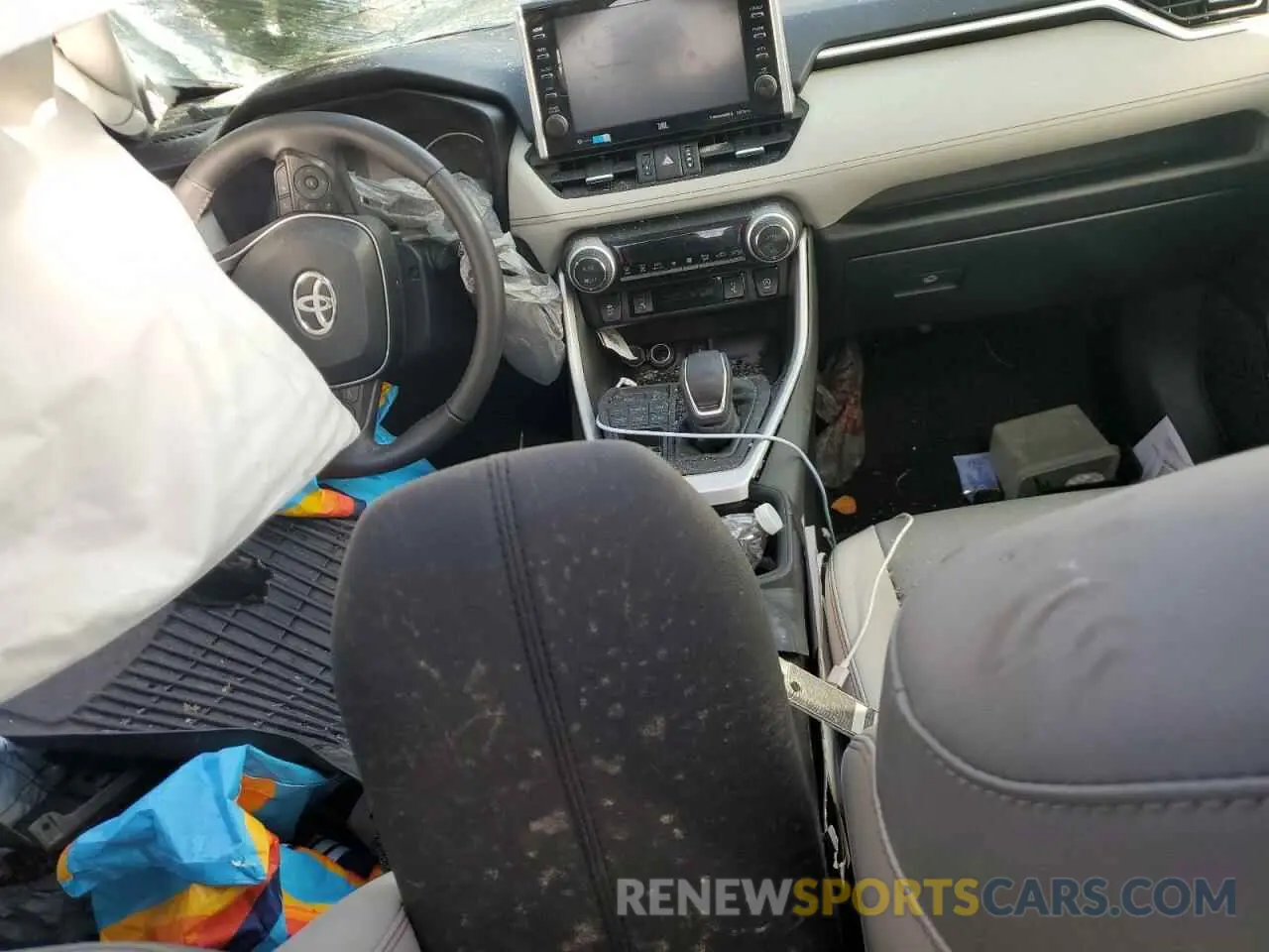 8 Photograph of a damaged car 2T3A1RFV6NW265422 TOYOTA RAV4 2022