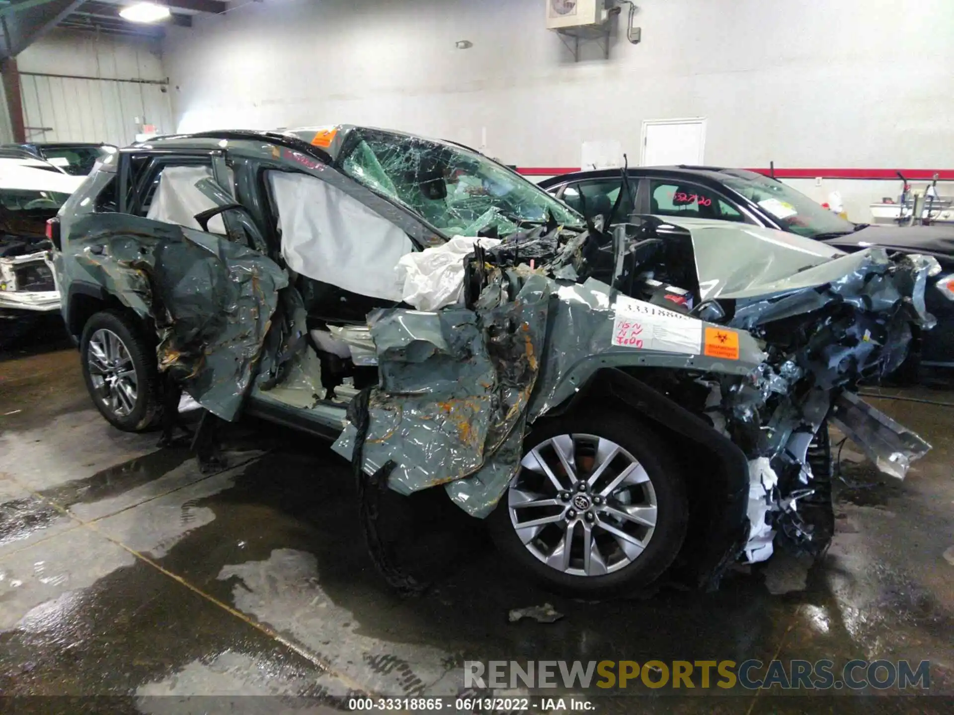 6 Photograph of a damaged car 2T3A1RFV6NW270751 TOYOTA RAV4 2022