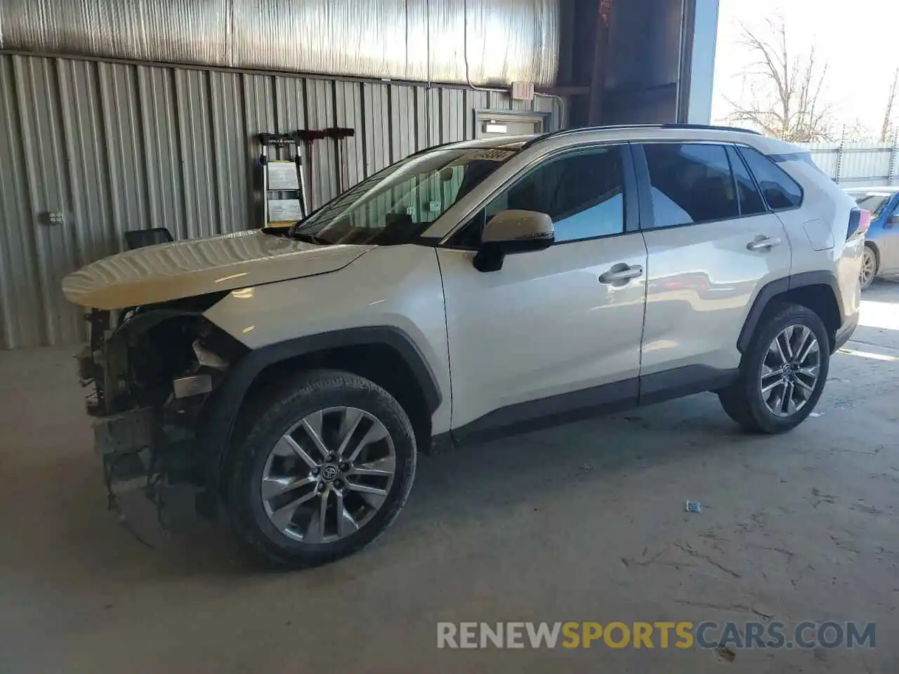 1 Photograph of a damaged car 2T3A1RFV6NW286237 TOYOTA RAV4 2022