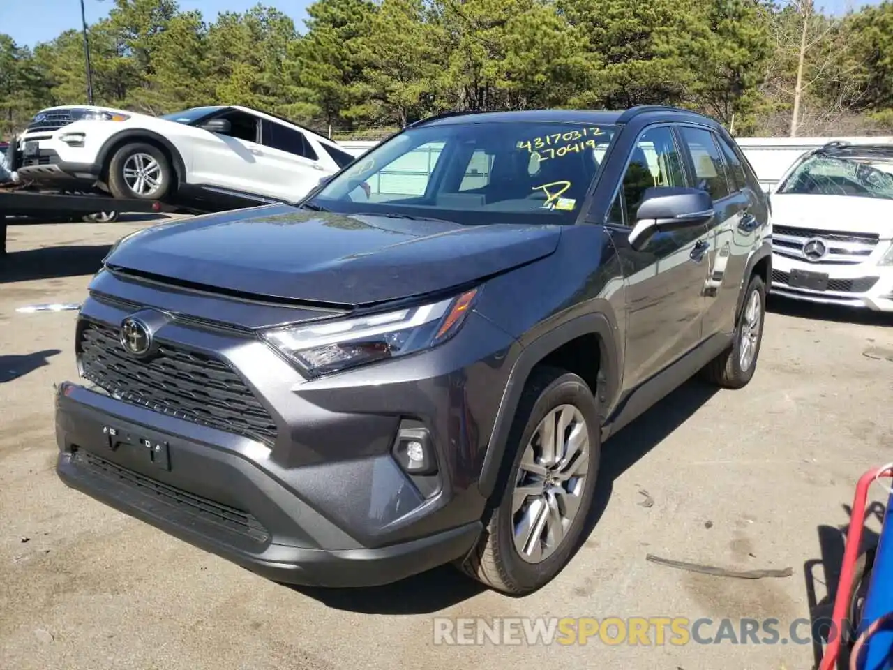 2 Photograph of a damaged car 2T3A1RFV7NC270419 TOYOTA RAV4 2022