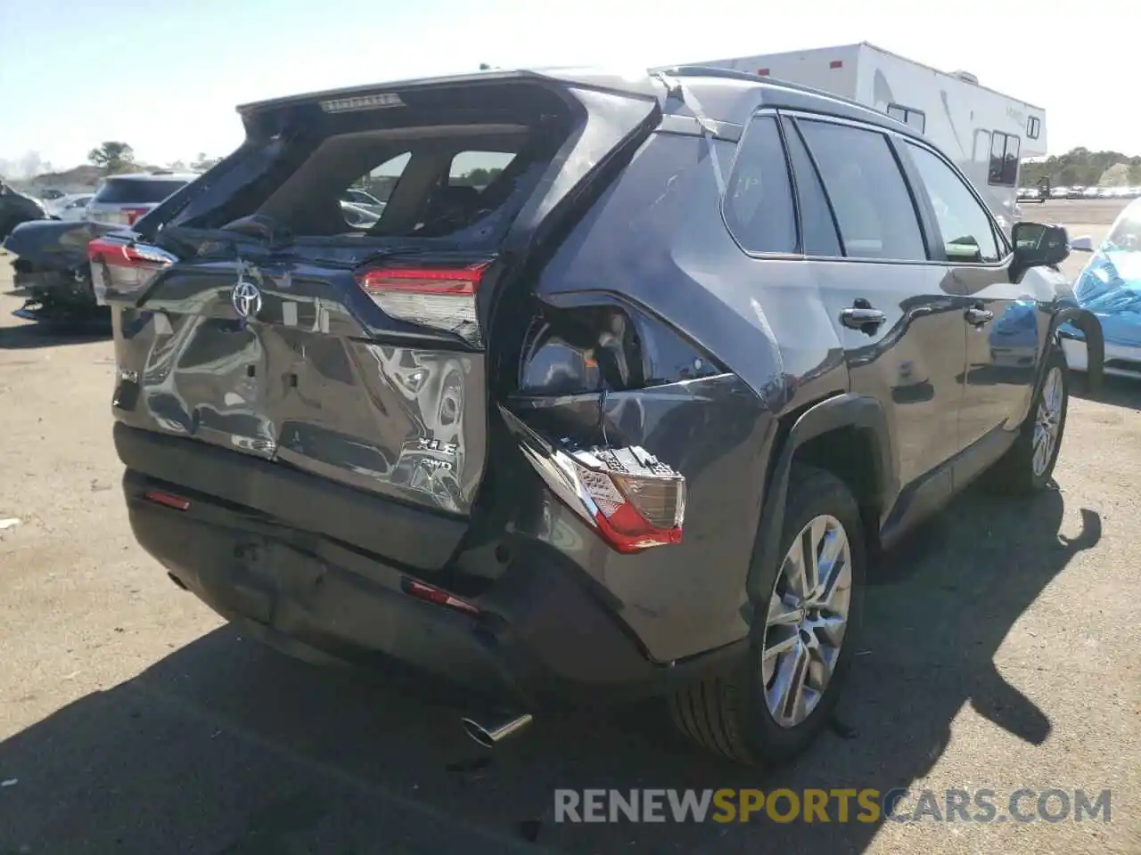 4 Photograph of a damaged car 2T3A1RFV7NC270419 TOYOTA RAV4 2022