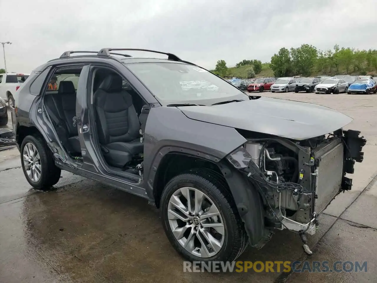 4 Photograph of a damaged car 2T3A1RFV7NC293473 TOYOTA RAV4 2022