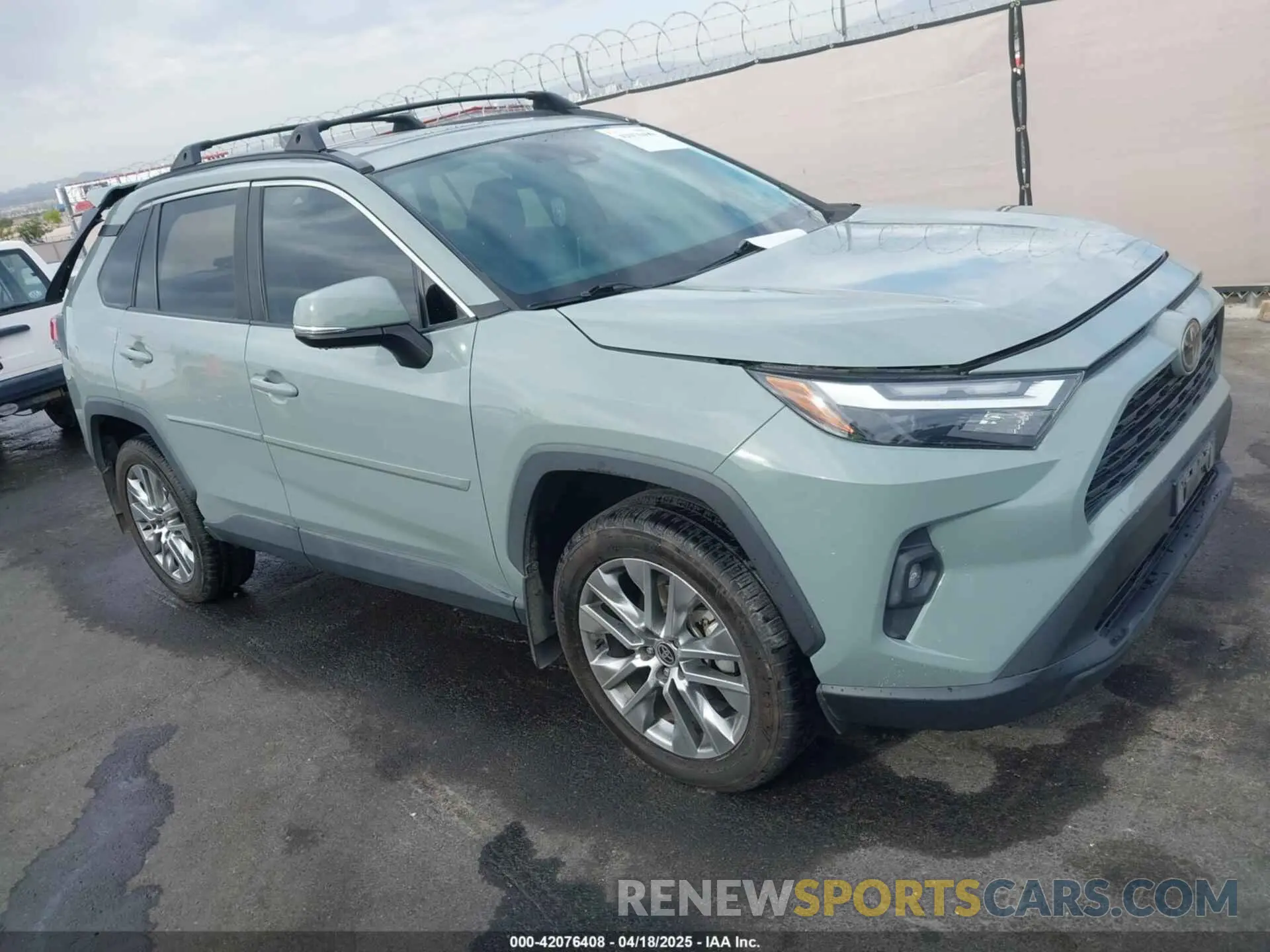 1 Photograph of a damaged car 2T3A1RFV7NW256681 TOYOTA RAV4 2022