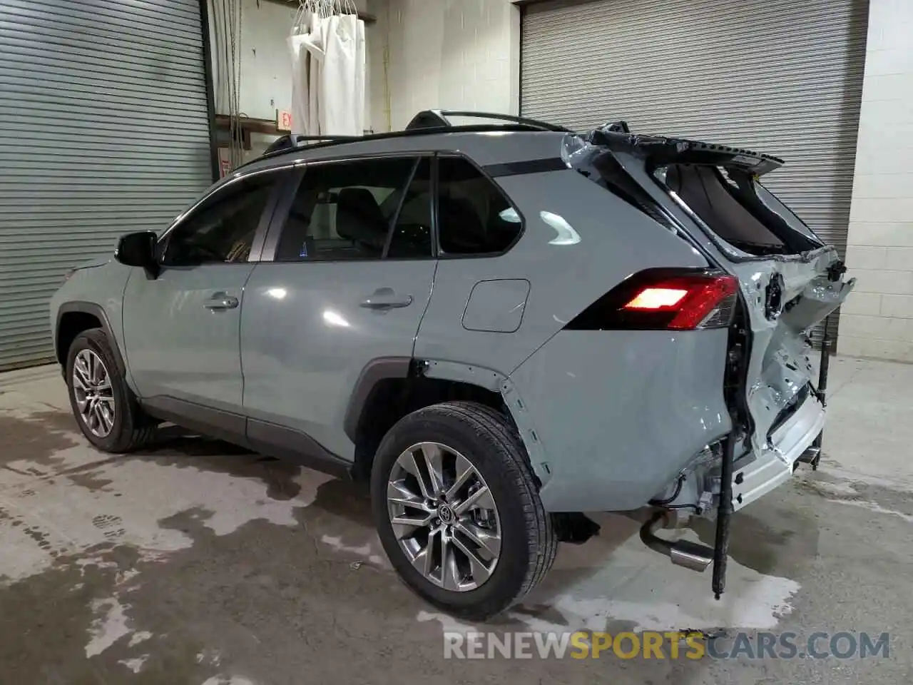 2 Photograph of a damaged car 2T3A1RFV7NW313963 TOYOTA RAV4 2022