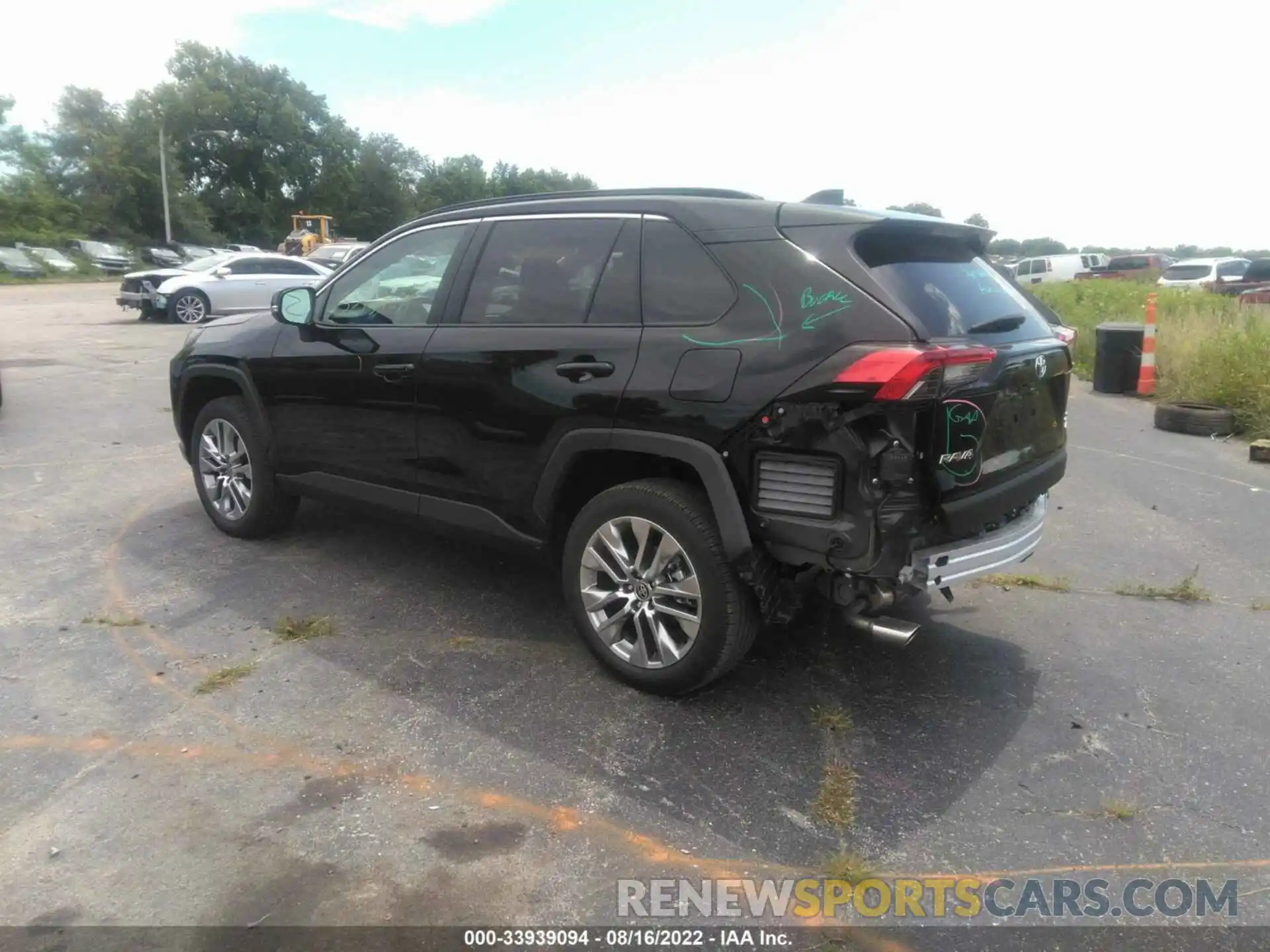 3 Photograph of a damaged car 2T3A1RFV8NC282448 TOYOTA RAV4 2022