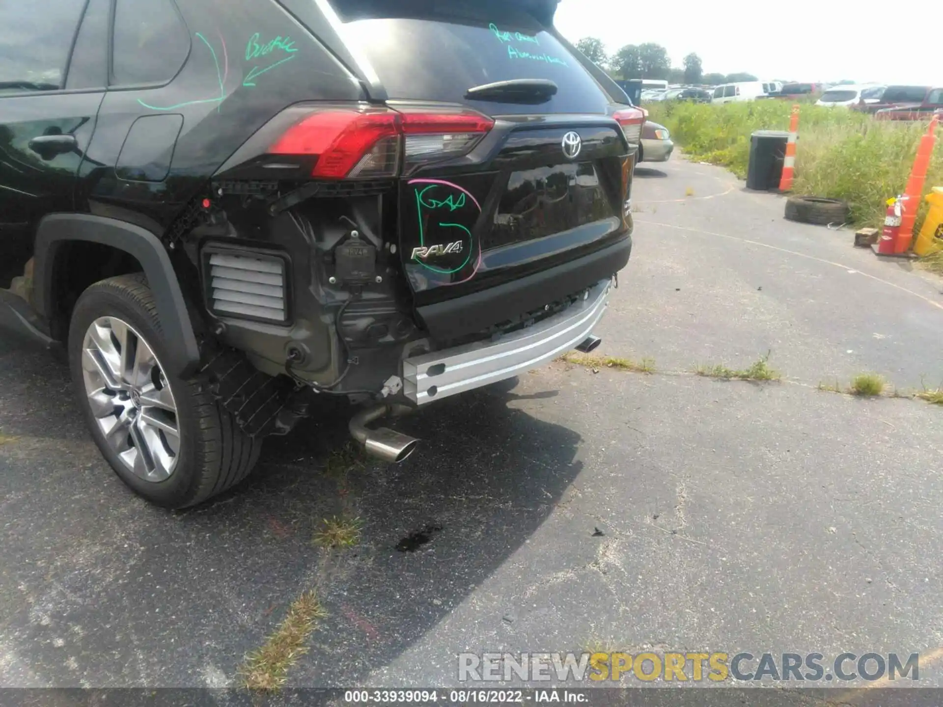 6 Photograph of a damaged car 2T3A1RFV8NC282448 TOYOTA RAV4 2022