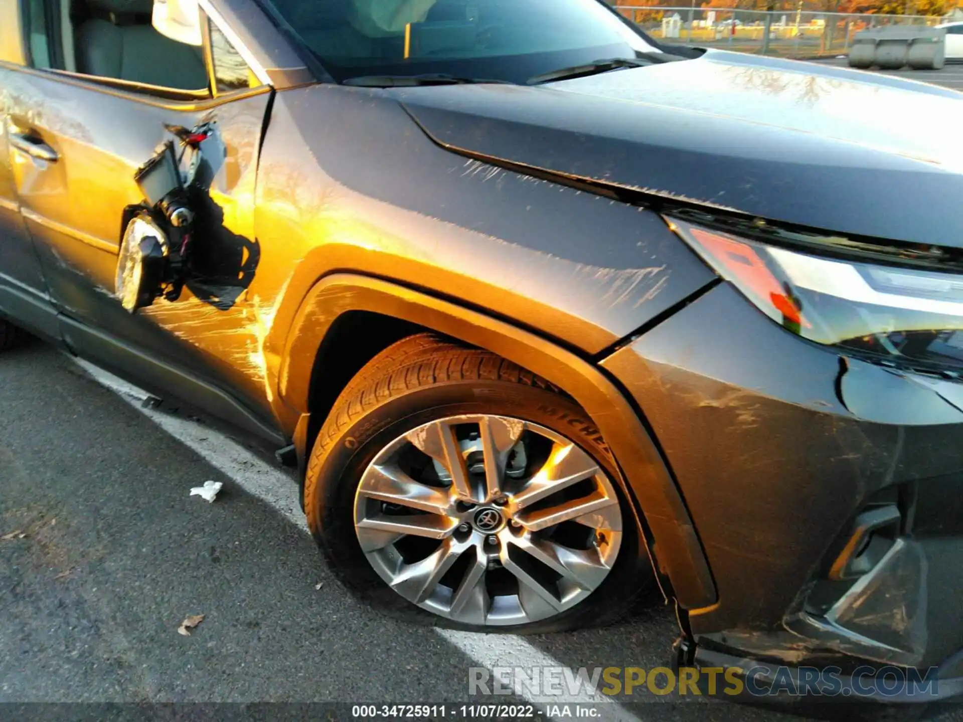 6 Photograph of a damaged car 2T3A1RFV8NW289530 TOYOTA RAV4 2022