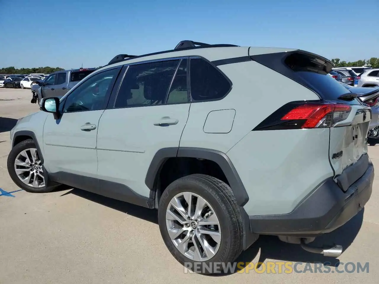 2 Photograph of a damaged car 2T3A1RFV9NW268511 TOYOTA RAV4 2022