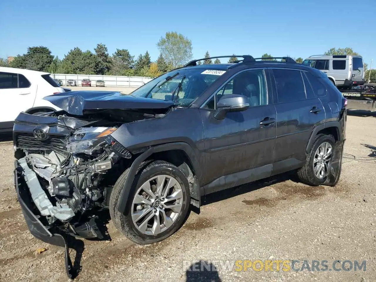 1 Photograph of a damaged car 2T3A1RFVXNC274027 TOYOTA RAV4 2022