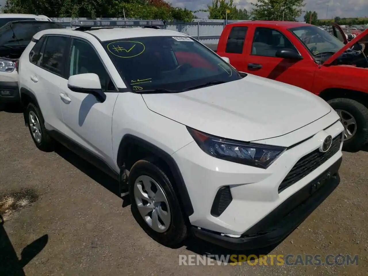 1 Photograph of a damaged car 2T3B1RFV0NC257063 TOYOTA RAV4 2022