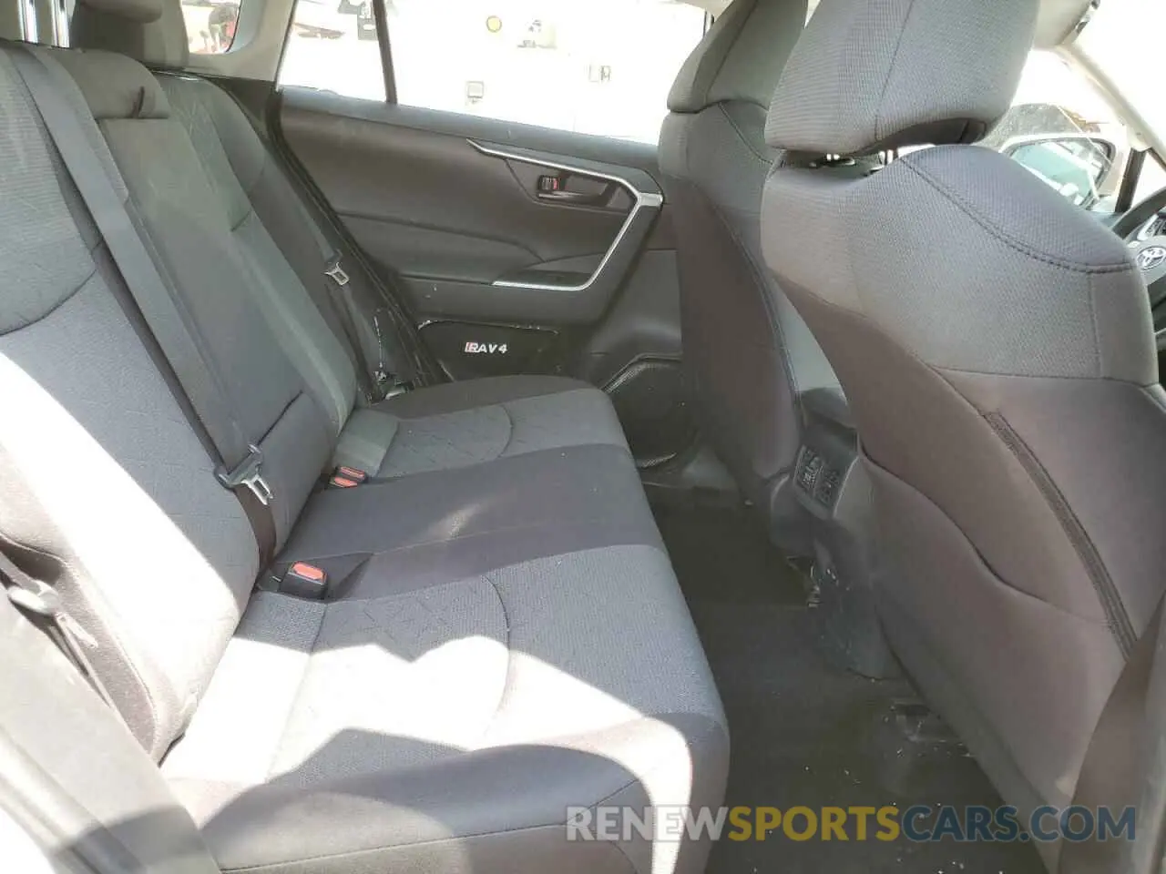 11 Photograph of a damaged car 2T3B1RFV2NC322804 TOYOTA RAV4 2022