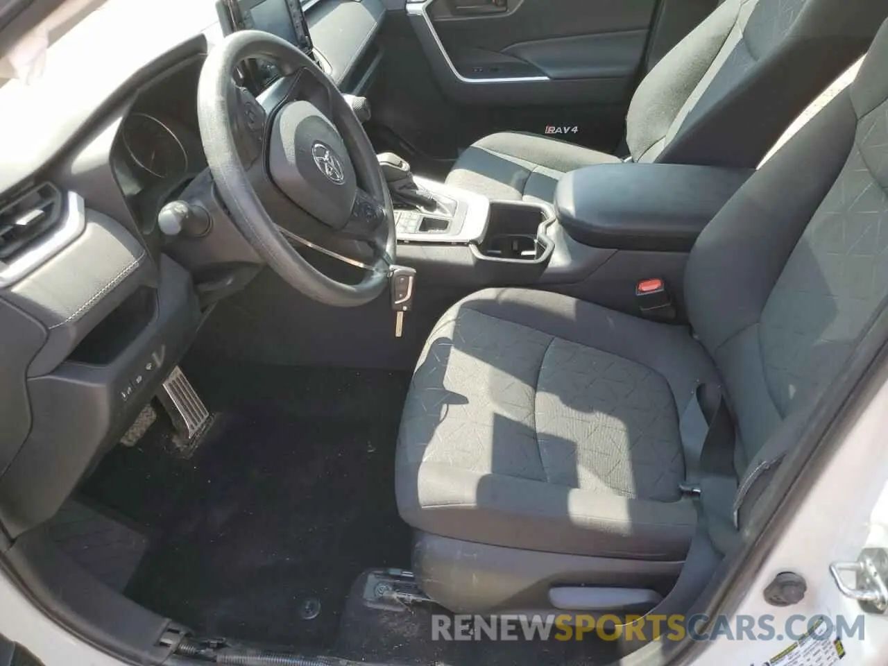 7 Photograph of a damaged car 2T3B1RFV2NC322804 TOYOTA RAV4 2022