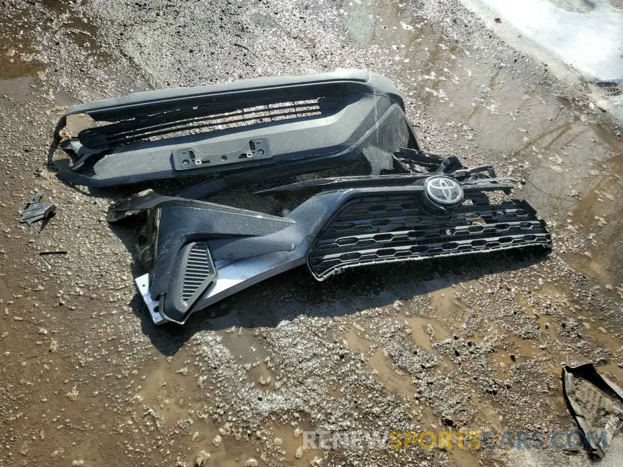 13 Photograph of a damaged car 2T3B1RFV4NC310931 TOYOTA RAV4 2022