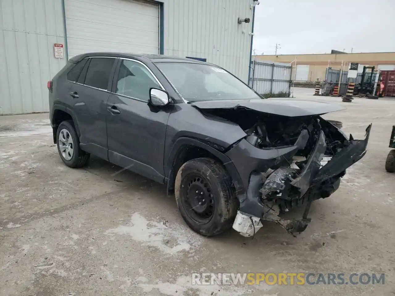 4 Photograph of a damaged car 2T3B1RFVXNC282097 TOYOTA RAV4 2022