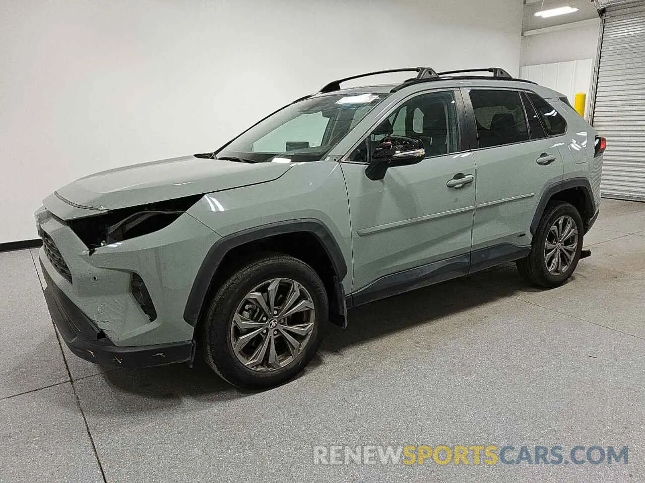 1 Photograph of a damaged car 2T3B6RFV5NW036381 TOYOTA RAV4 2022