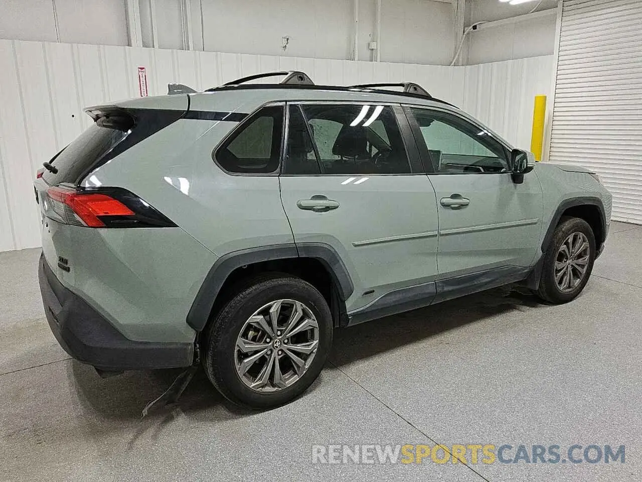 3 Photograph of a damaged car 2T3B6RFV5NW036381 TOYOTA RAV4 2022