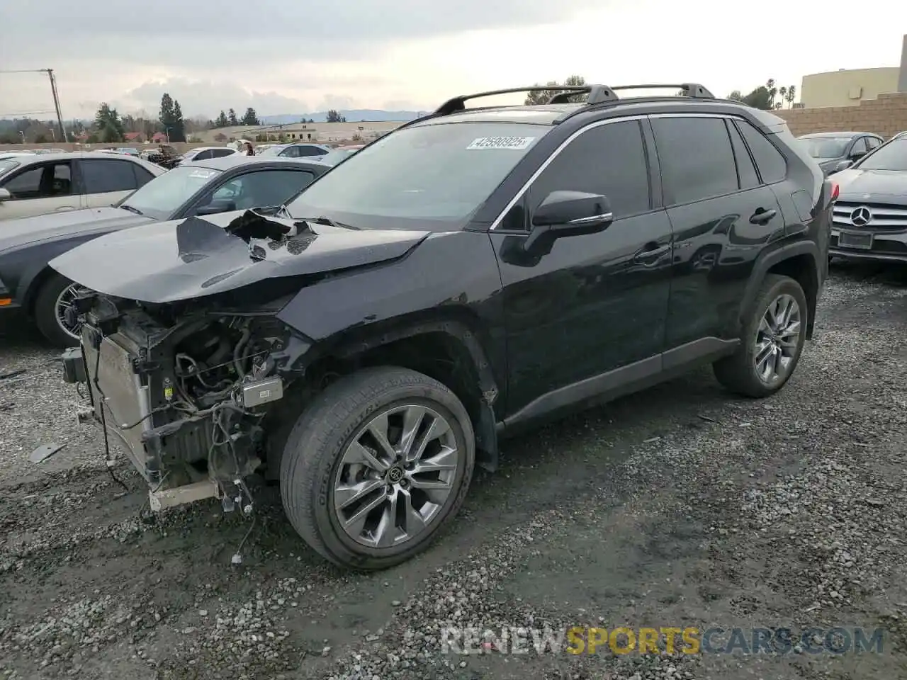 1 Photograph of a damaged car 2T3C1RFV0NC184409 TOYOTA RAV4 2022