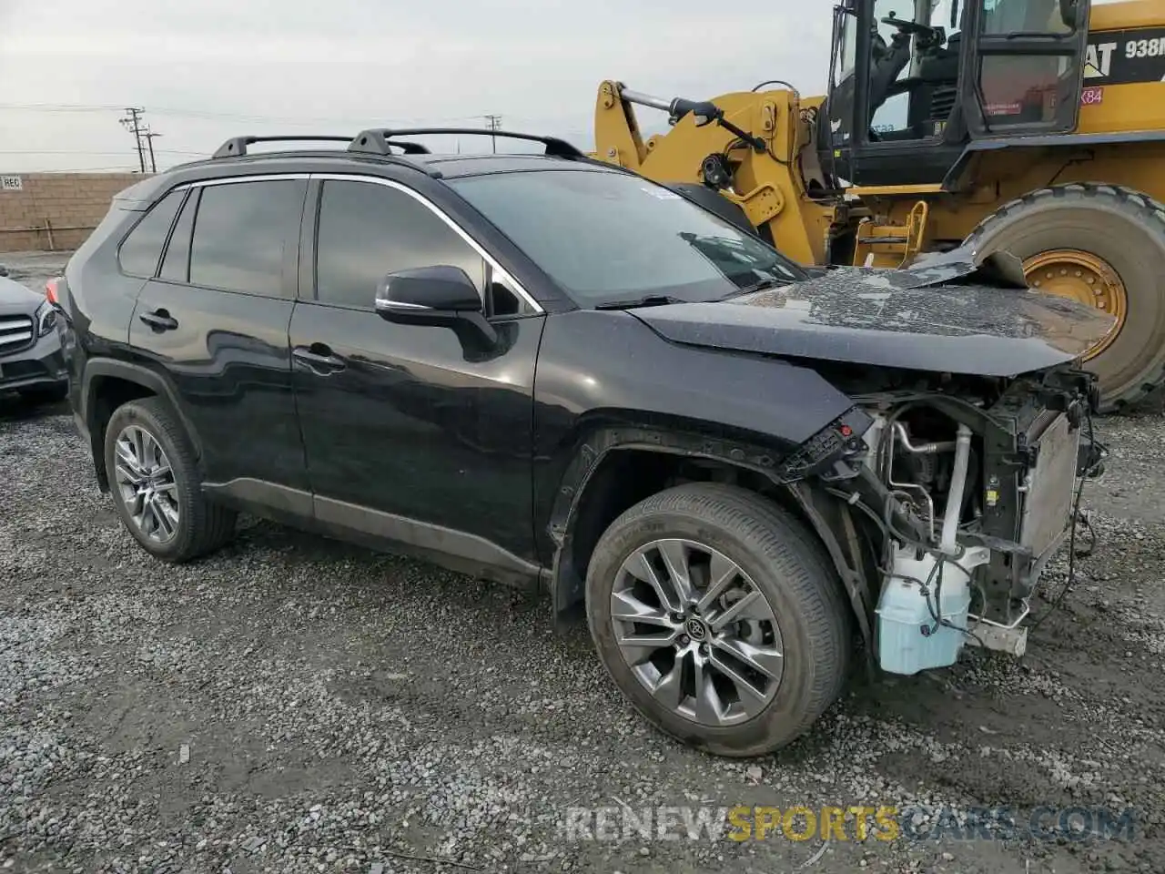 4 Photograph of a damaged car 2T3C1RFV0NC184409 TOYOTA RAV4 2022