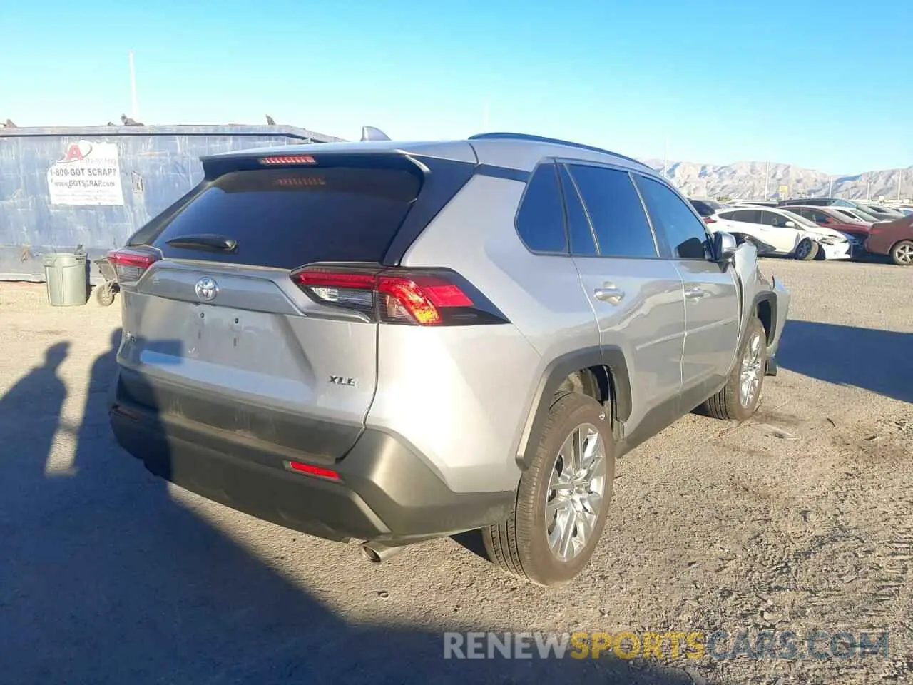4 Photograph of a damaged car 2T3C1RFV0NC192042 TOYOTA RAV4 2022