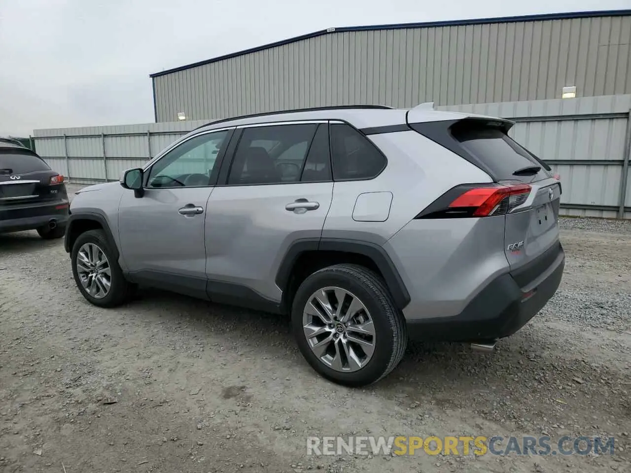 2 Photograph of a damaged car 2T3C1RFV0NC194616 TOYOTA RAV4 2022