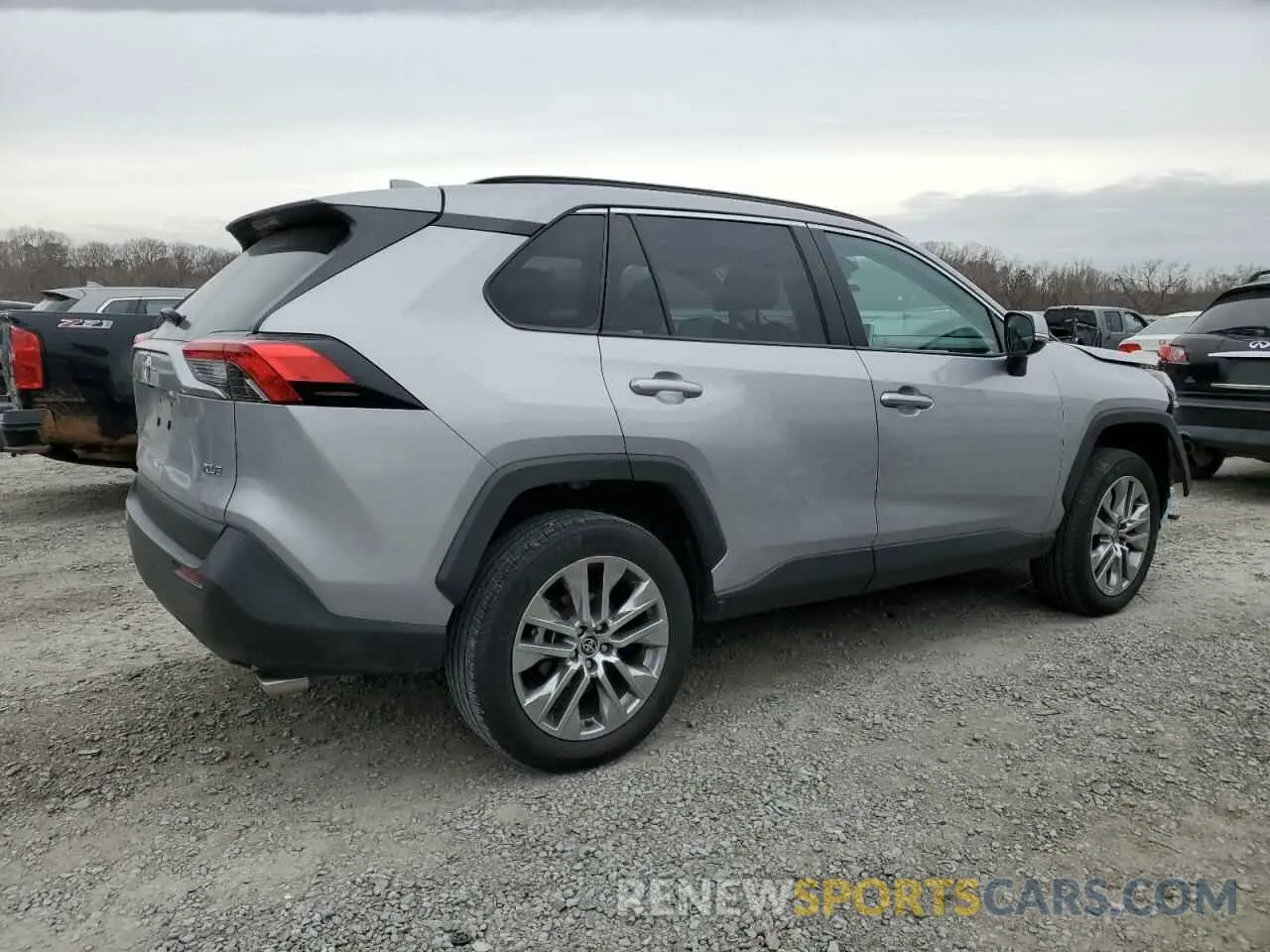 3 Photograph of a damaged car 2T3C1RFV0NC194616 TOYOTA RAV4 2022