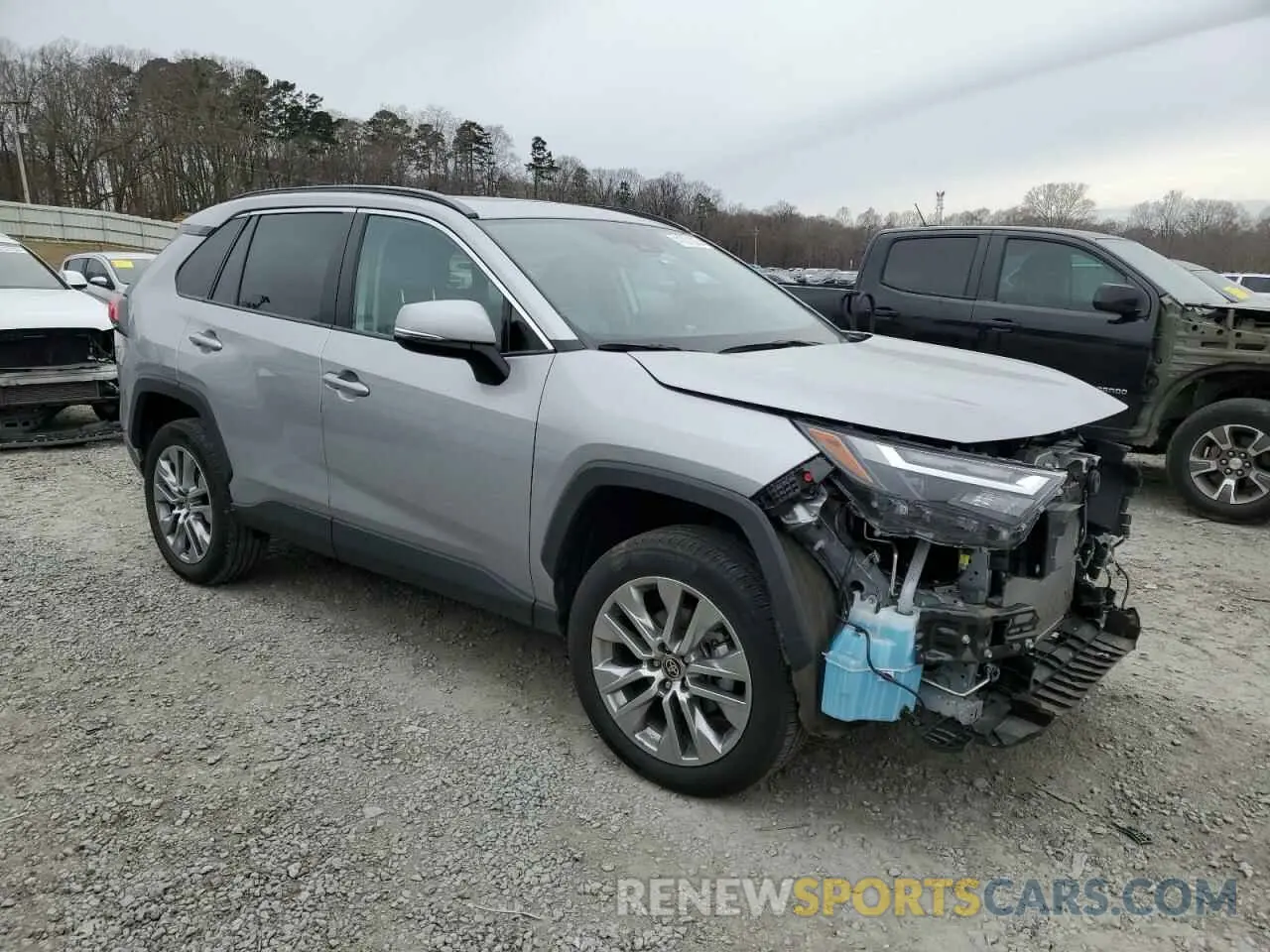 4 Photograph of a damaged car 2T3C1RFV0NC194616 TOYOTA RAV4 2022