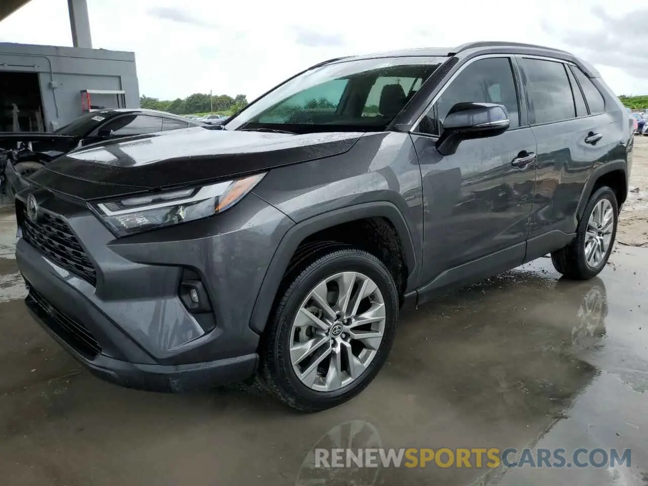 1 Photograph of a damaged car 2T3C1RFV0NC212984 TOYOTA RAV4 2022