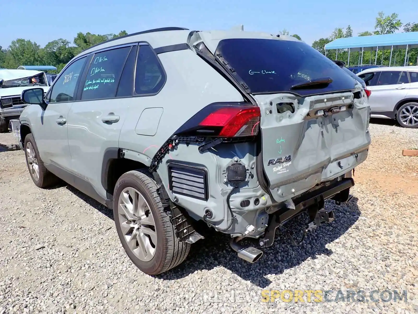 3 Photograph of a damaged car 2T3C1RFV0NW191844 TOYOTA RAV4 2022