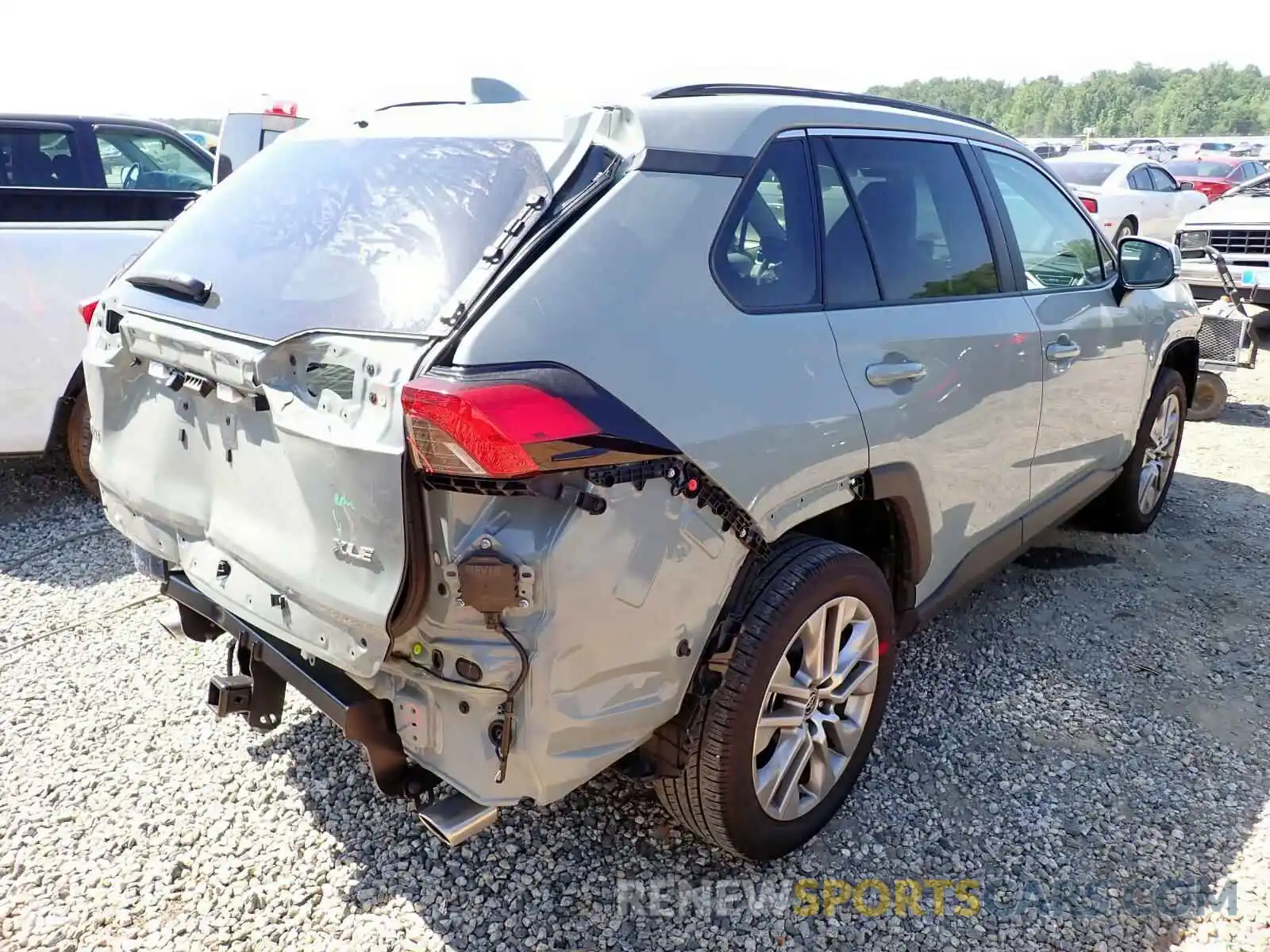 4 Photograph of a damaged car 2T3C1RFV0NW191844 TOYOTA RAV4 2022