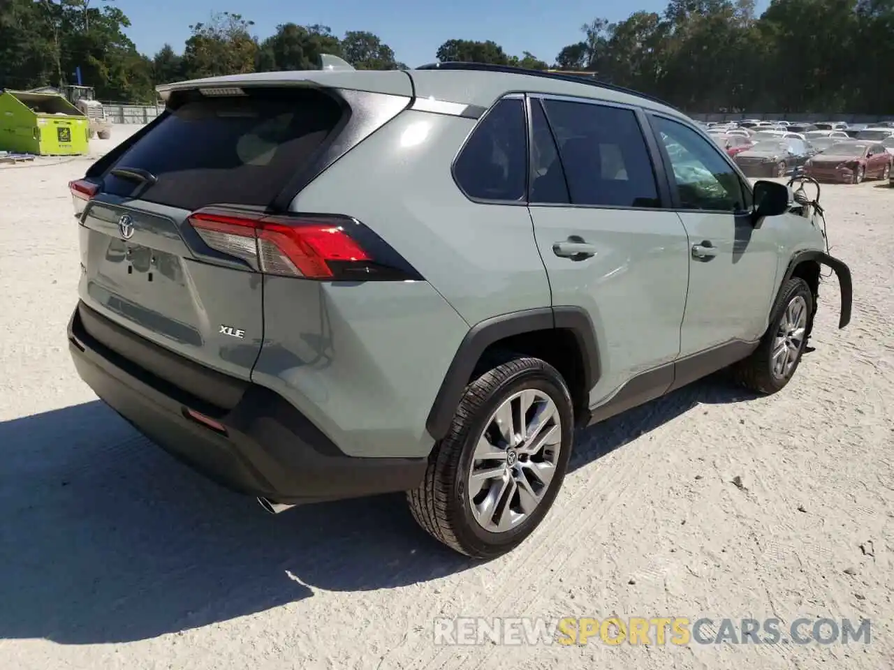 4 Photograph of a damaged car 2T3C1RFV0NW227080 TOYOTA RAV4 2022