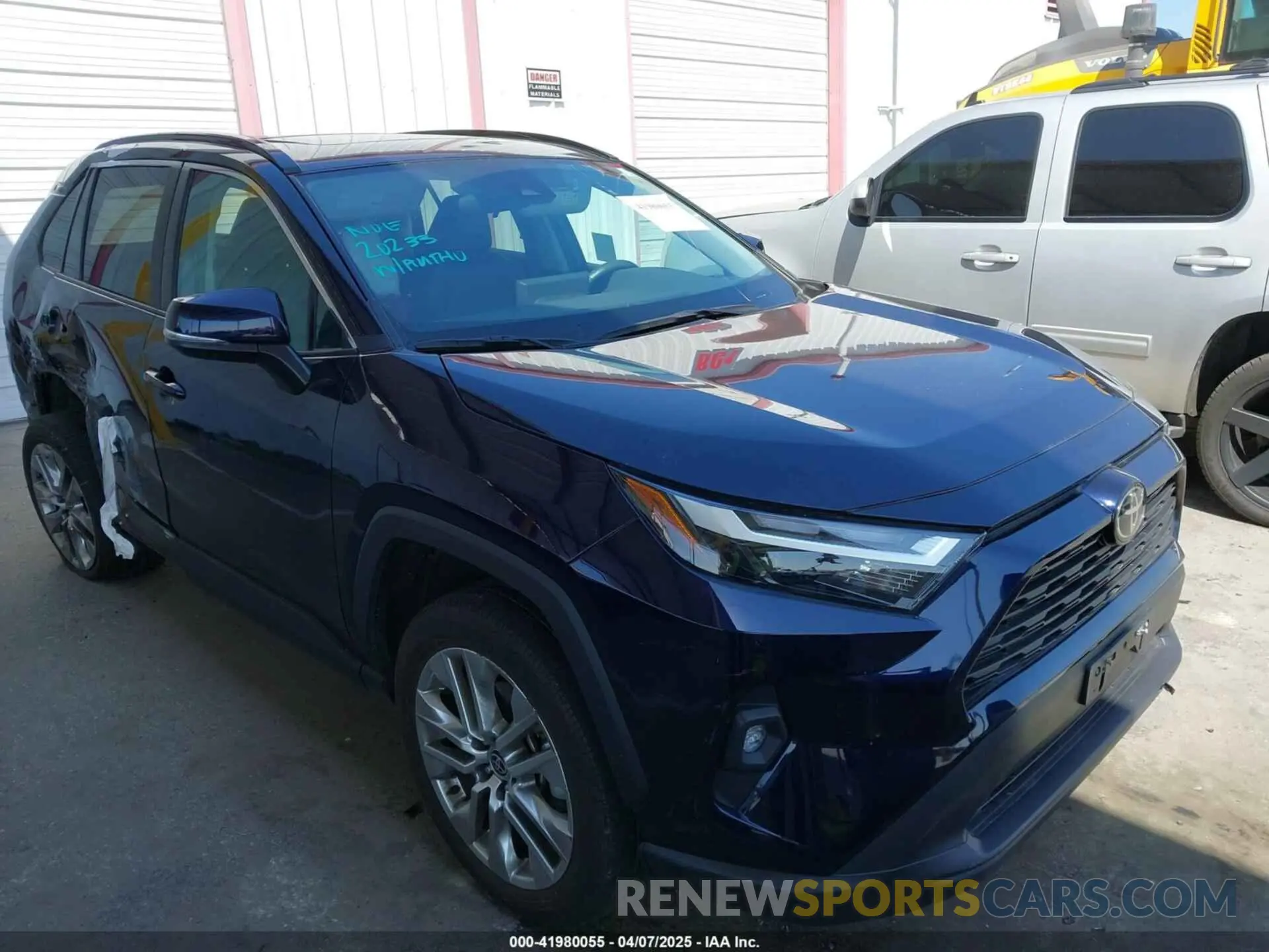 1 Photograph of a damaged car 2T3C1RFV1NW202494 TOYOTA RAV4 2022