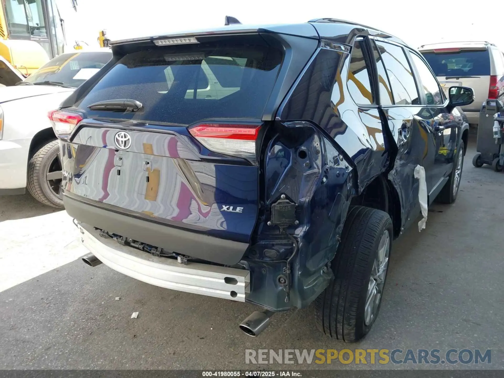 4 Photograph of a damaged car 2T3C1RFV1NW202494 TOYOTA RAV4 2022