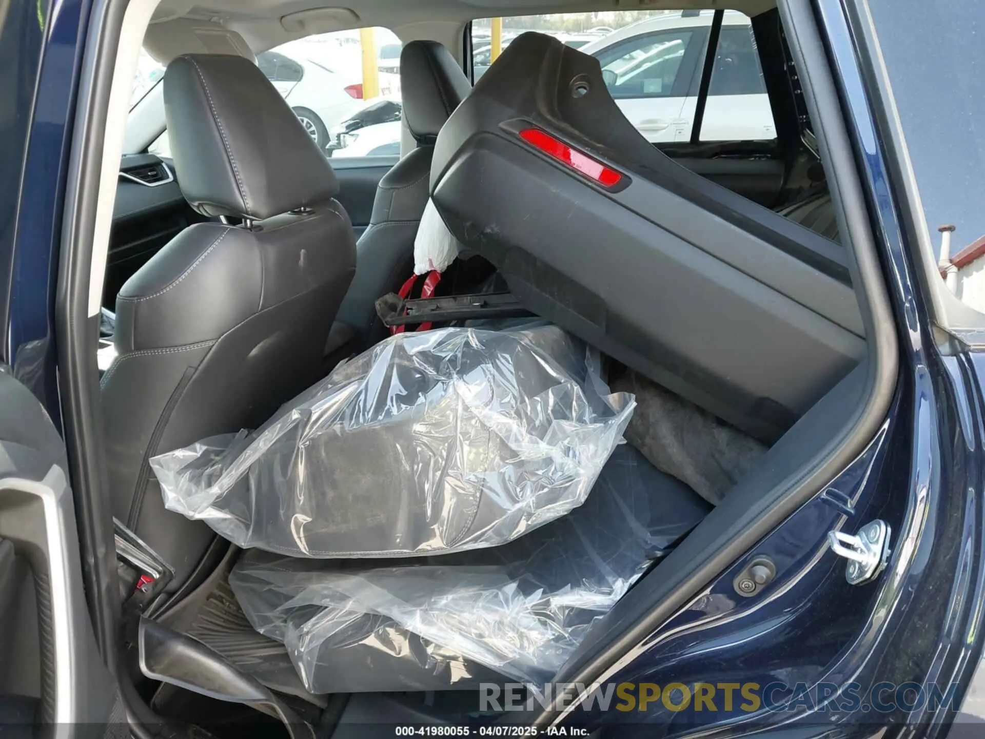 8 Photograph of a damaged car 2T3C1RFV1NW202494 TOYOTA RAV4 2022