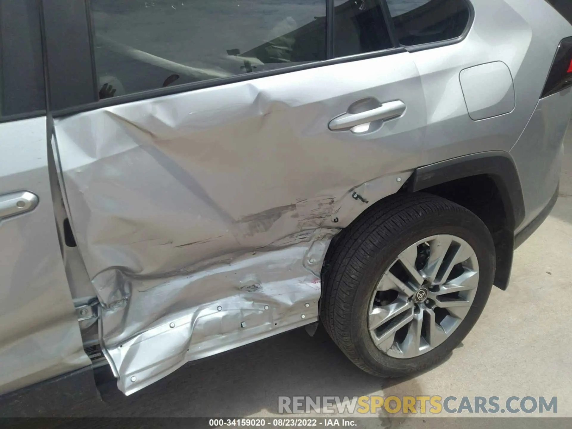 6 Photograph of a damaged car 2T3C1RFV2NC191555 TOYOTA RAV4 2022