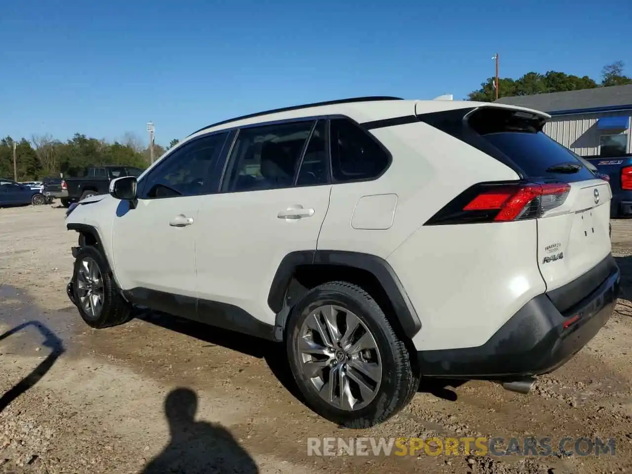 2 Photograph of a damaged car 2T3C1RFV2NW226464 TOYOTA RAV4 2022