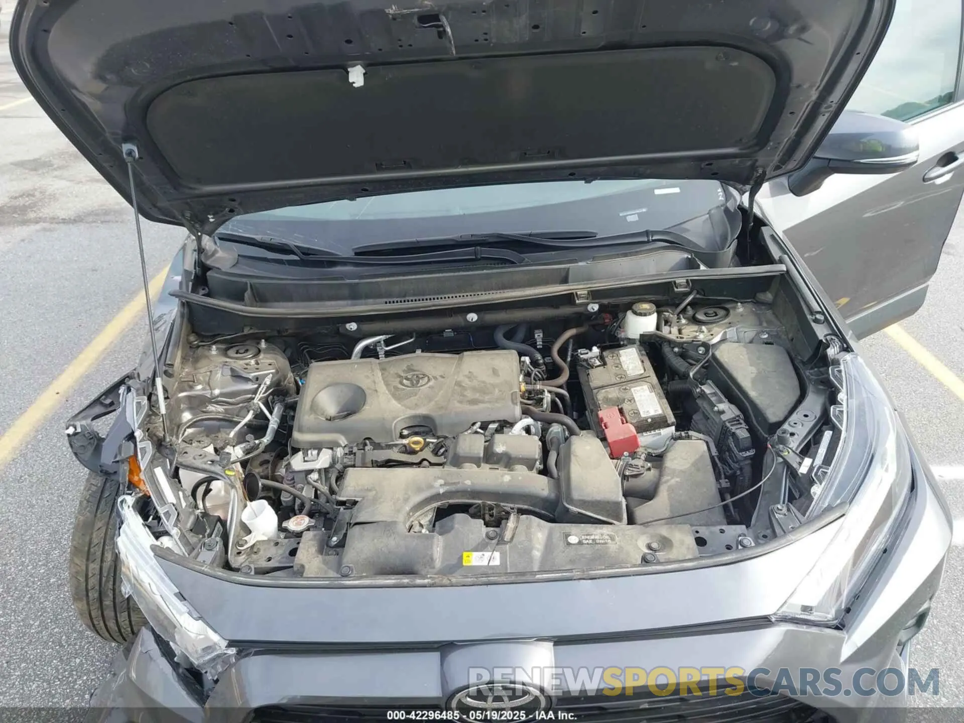 10 Photograph of a damaged car 2T3C1RFV3NC186168 TOYOTA RAV4 2022