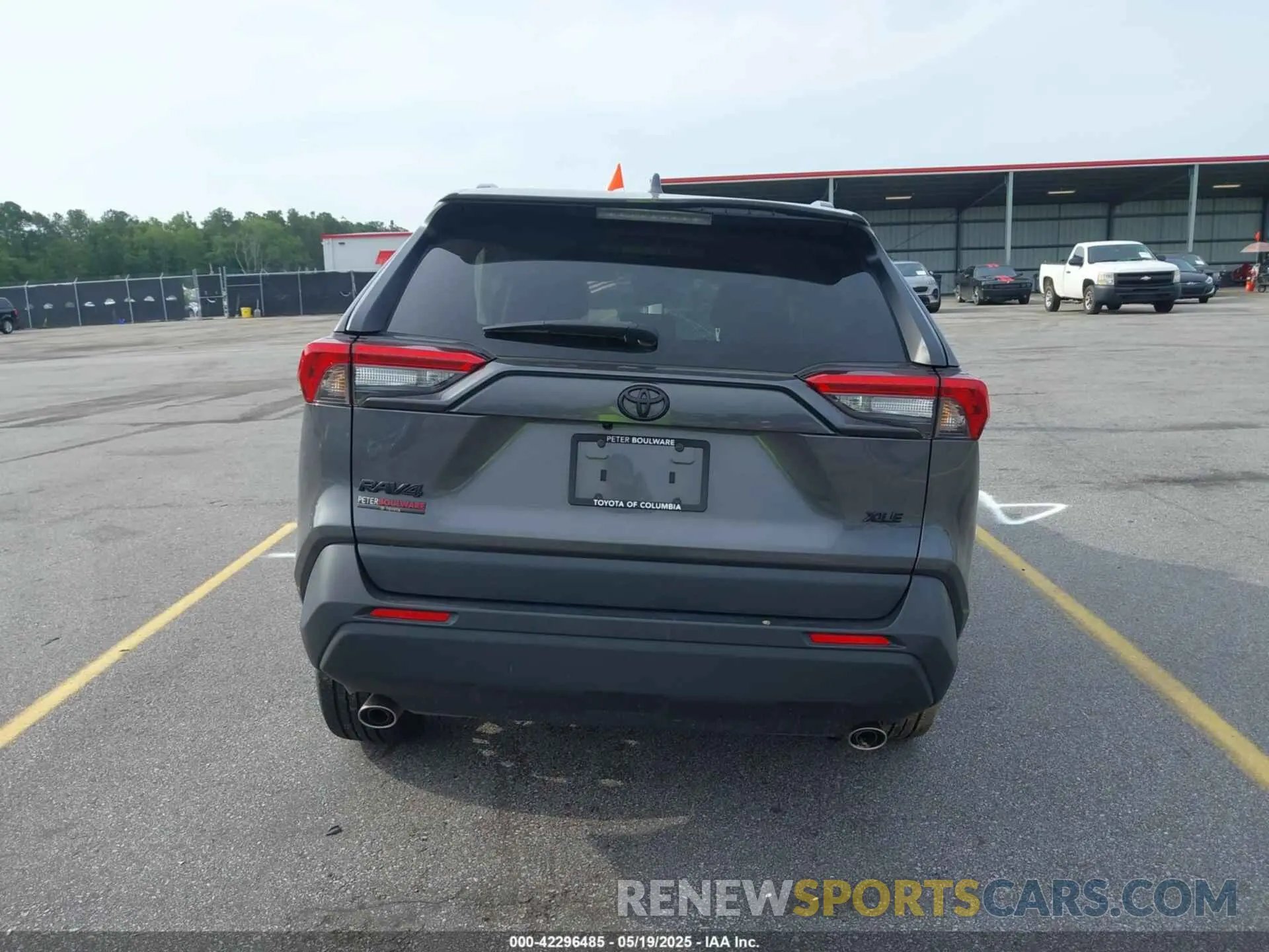 16 Photograph of a damaged car 2T3C1RFV3NC186168 TOYOTA RAV4 2022