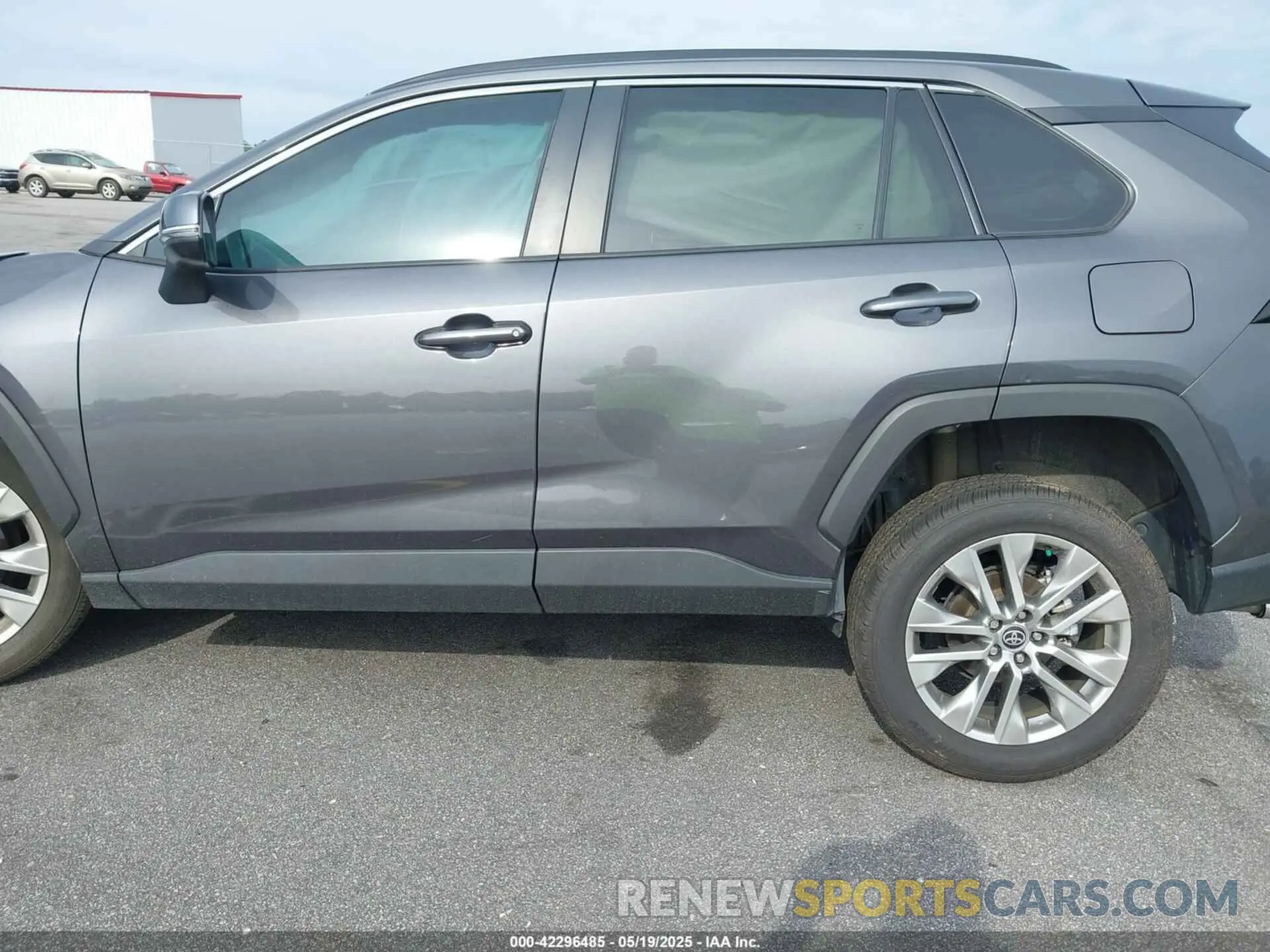 18 Photograph of a damaged car 2T3C1RFV3NC186168 TOYOTA RAV4 2022