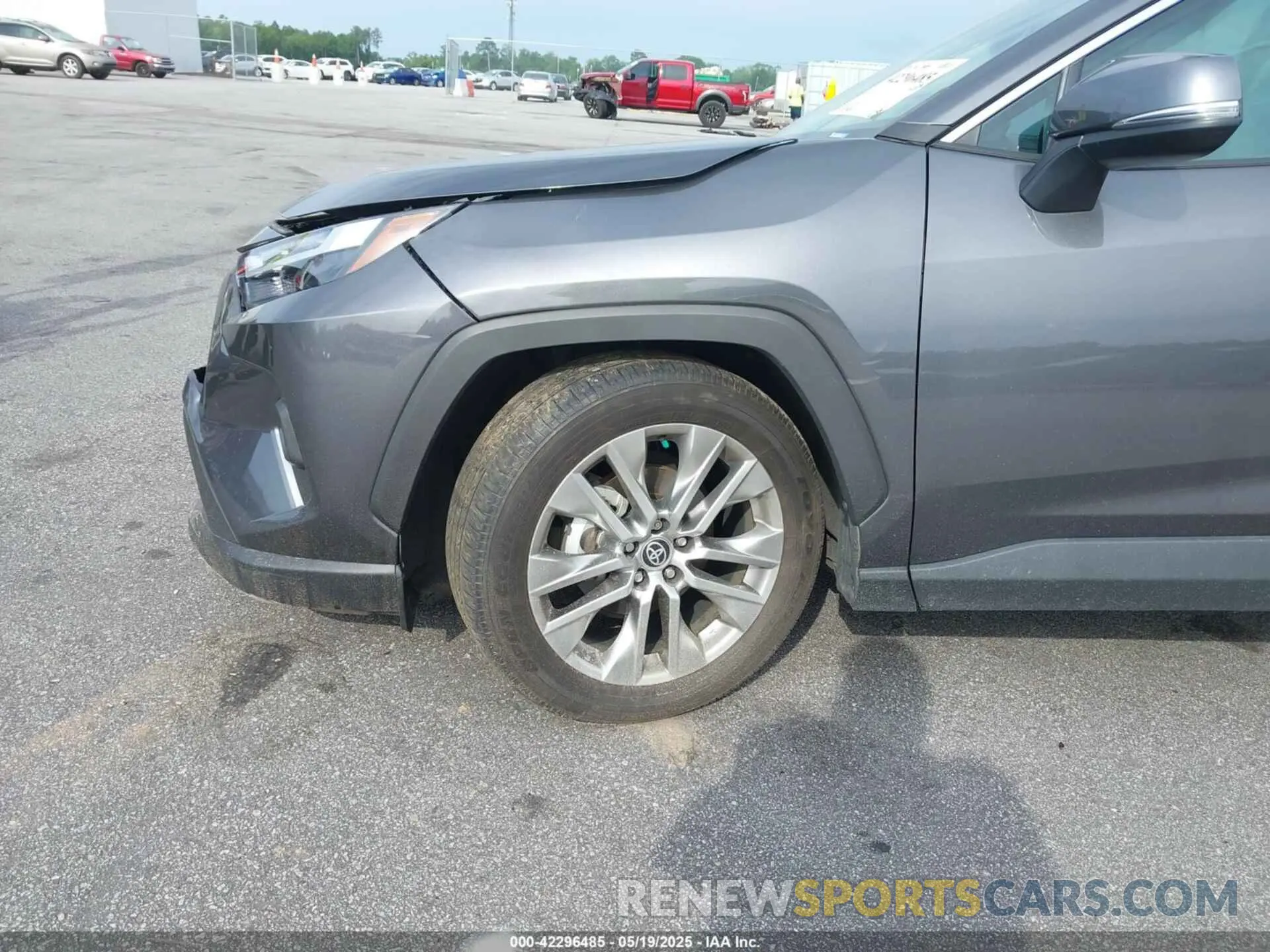 19 Photograph of a damaged car 2T3C1RFV3NC186168 TOYOTA RAV4 2022