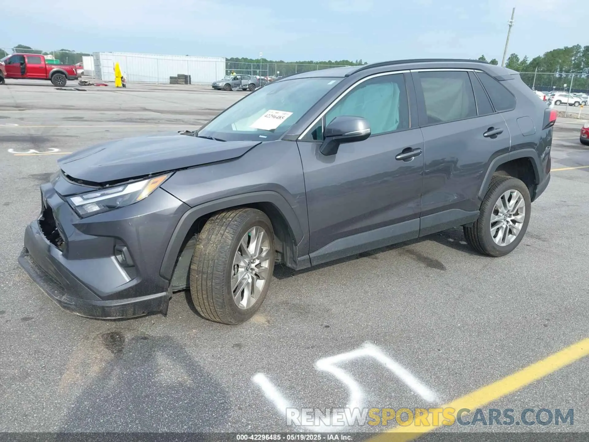 2 Photograph of a damaged car 2T3C1RFV3NC186168 TOYOTA RAV4 2022