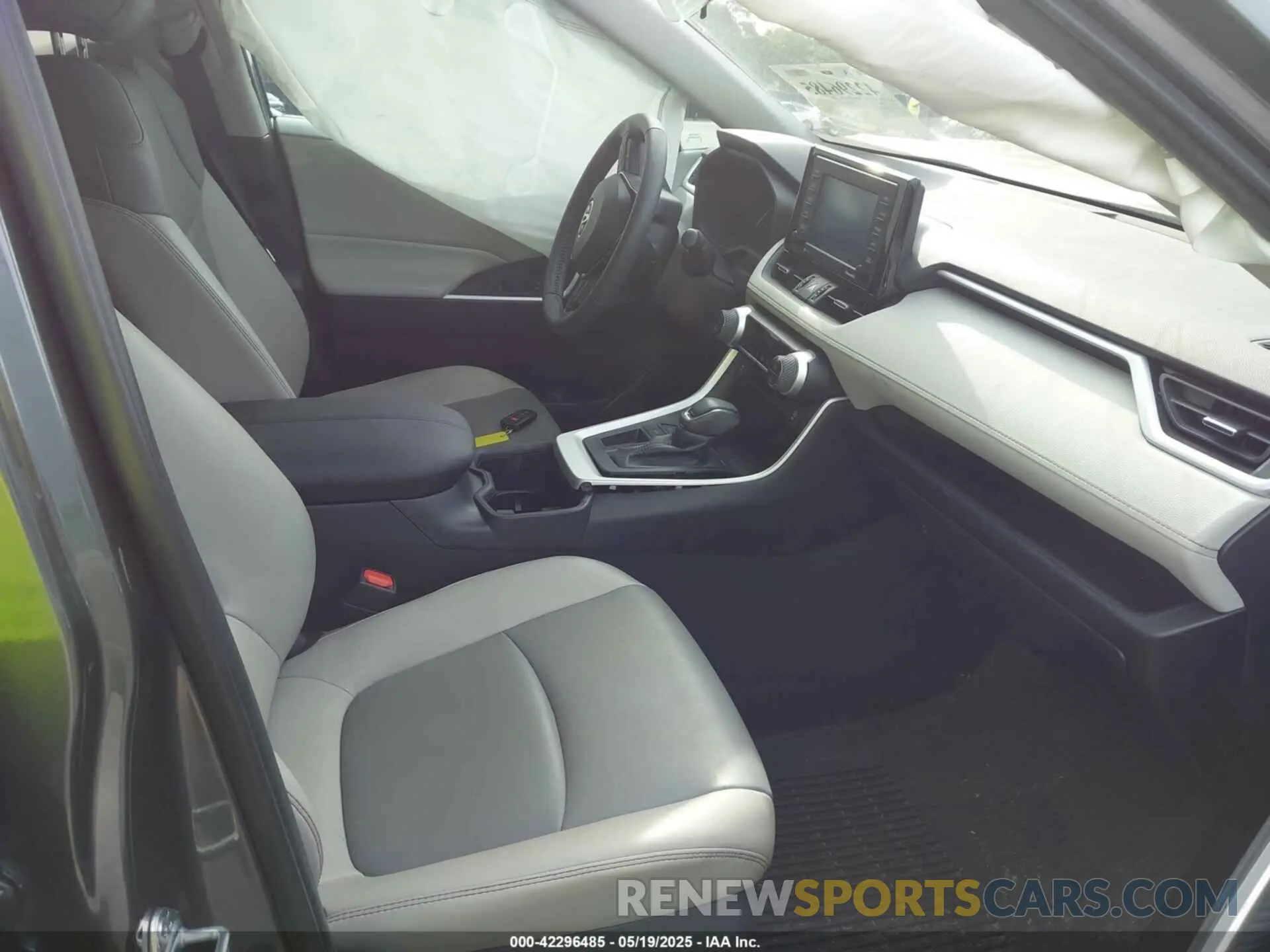 5 Photograph of a damaged car 2T3C1RFV3NC186168 TOYOTA RAV4 2022