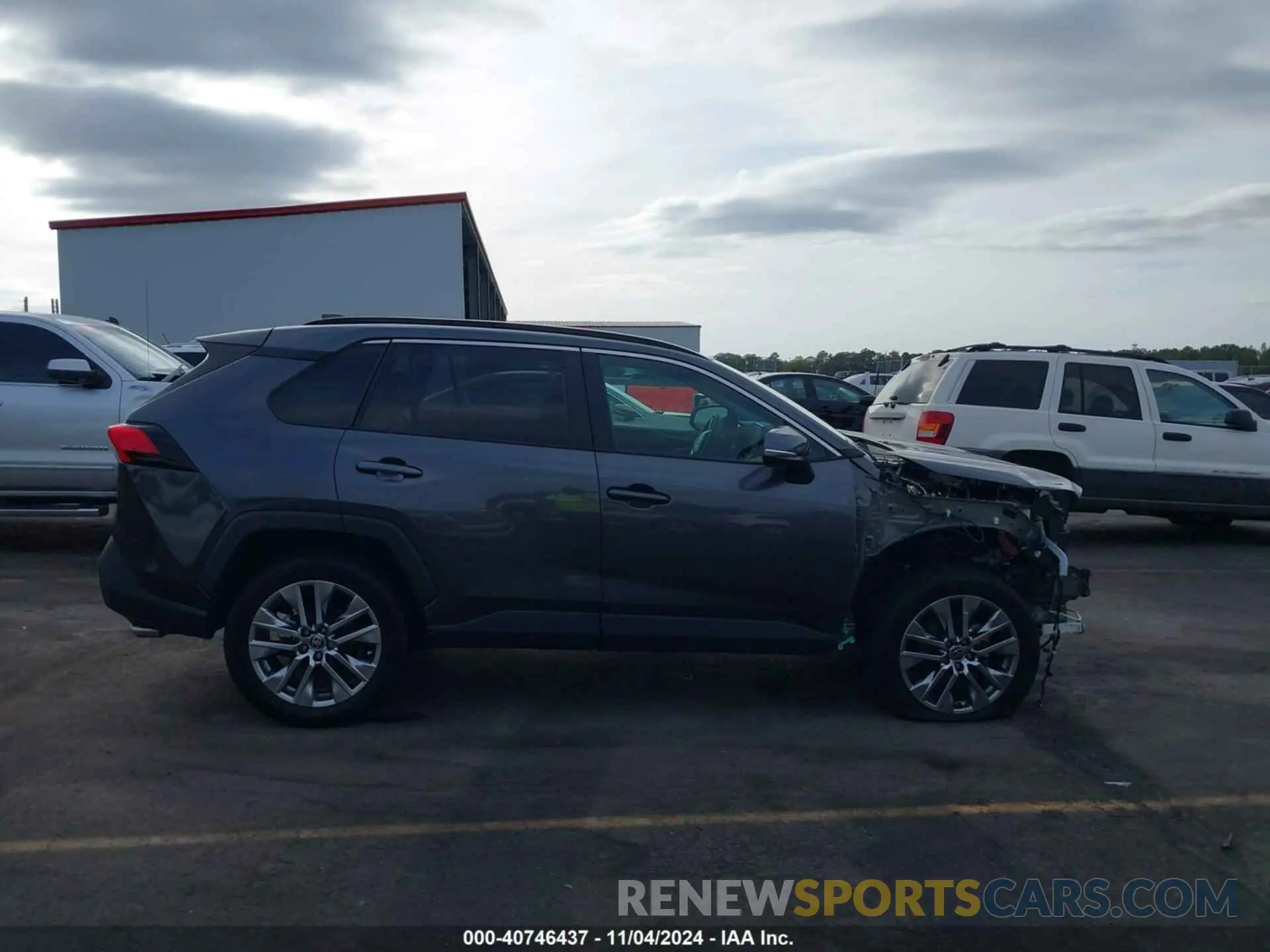 13 Photograph of a damaged car 2T3C1RFV3NC209450 TOYOTA RAV4 2022