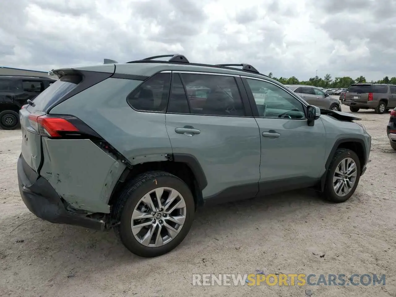3 Photograph of a damaged car 2T3C1RFV3NW194883 TOYOTA RAV4 2022