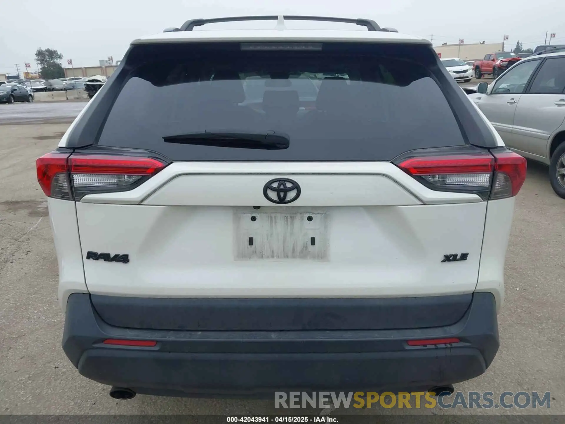 16 Photograph of a damaged car 2T3C1RFV3NW231009 TOYOTA RAV4 2022