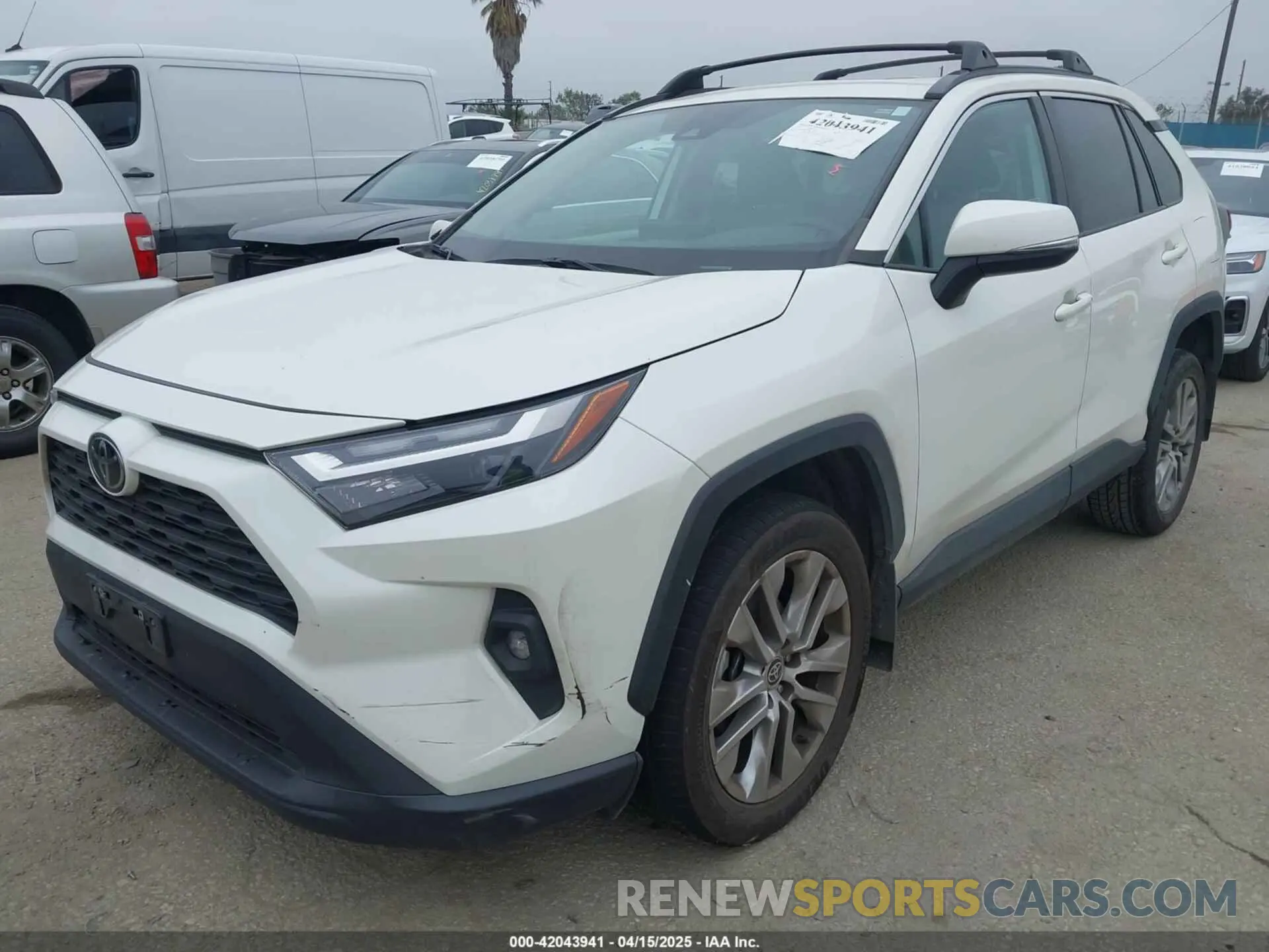 2 Photograph of a damaged car 2T3C1RFV3NW231009 TOYOTA RAV4 2022