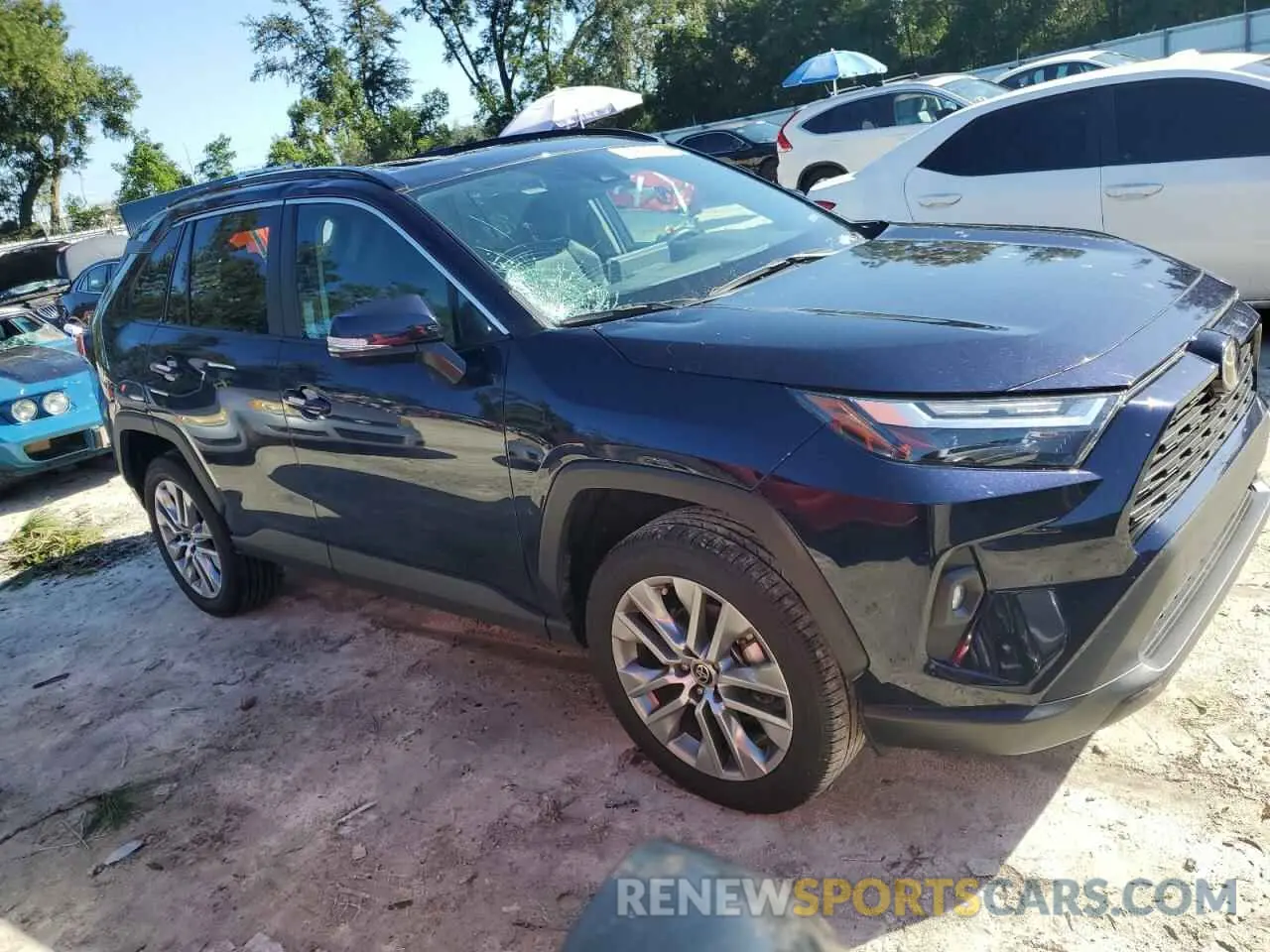 4 Photograph of a damaged car 2T3C1RFV3NW231172 TOYOTA RAV4 2022
