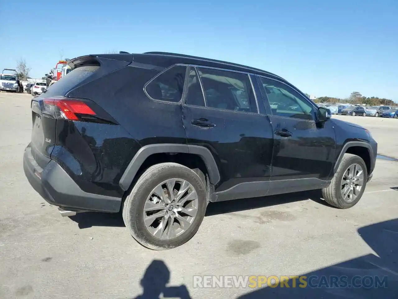 3 Photograph of a damaged car 2T3C1RFV4NC202247 TOYOTA RAV4 2022