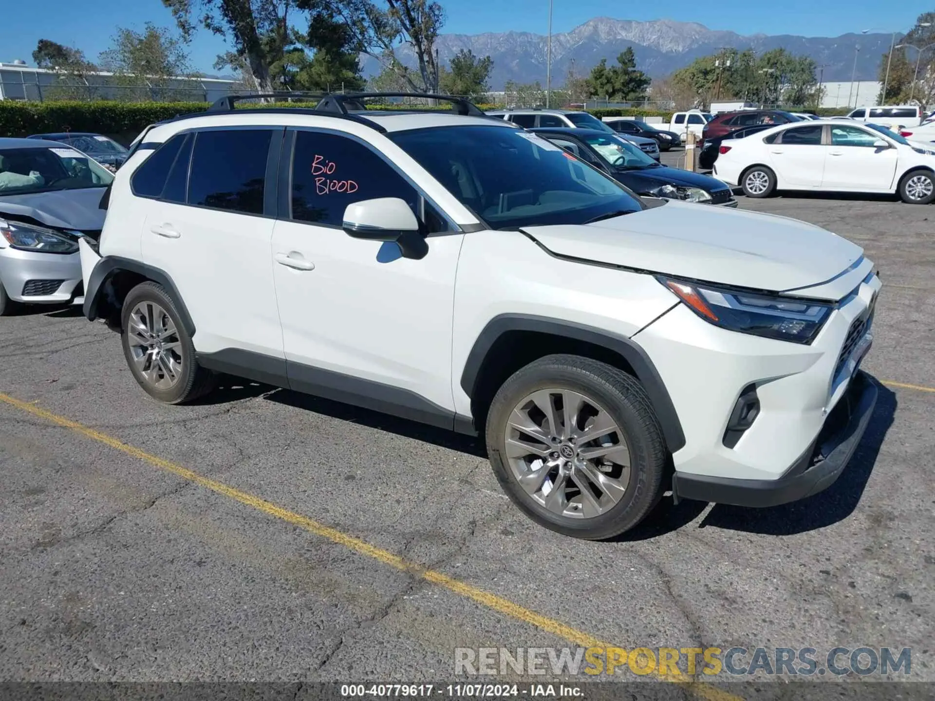 1 Photograph of a damaged car 2T3C1RFV4NW185948 TOYOTA RAV4 2022