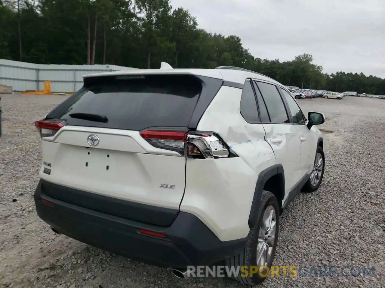 9 Photograph of a damaged car 2T3C1RFV4NW207852 TOYOTA RAV4 2022