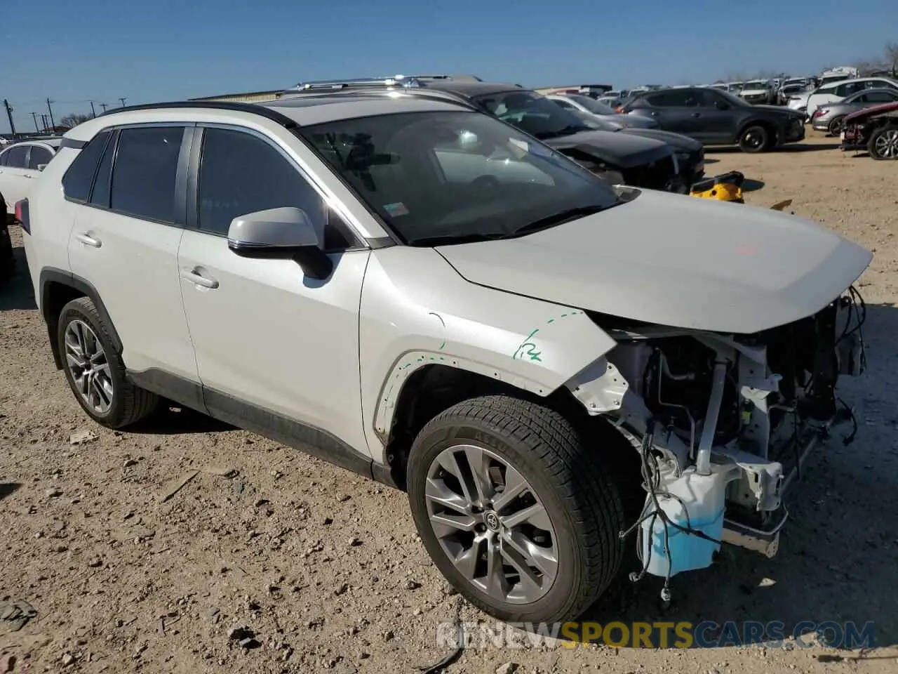 4 Photograph of a damaged car 2T3C1RFV4NW213537 TOYOTA RAV4 2022
